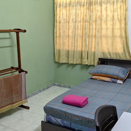 Homestay Budget Lenggong Kampong Ulu Jepai Exterior photo