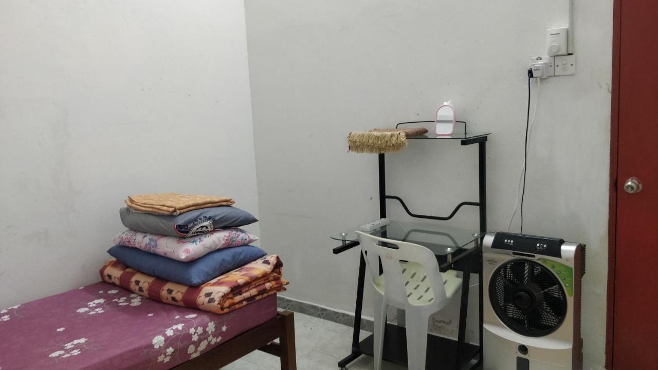 Homestay Budget Lenggong Kampong Ulu Jepai Exterior photo