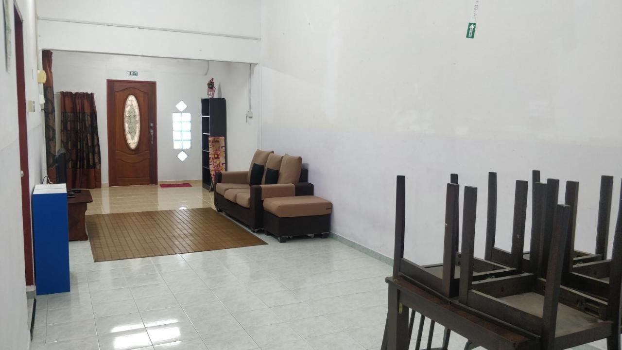 Homestay Budget Lenggong Kampong Ulu Jepai Exterior photo